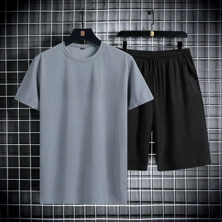 (Aanbieding) T-shirt + Gratis shortset